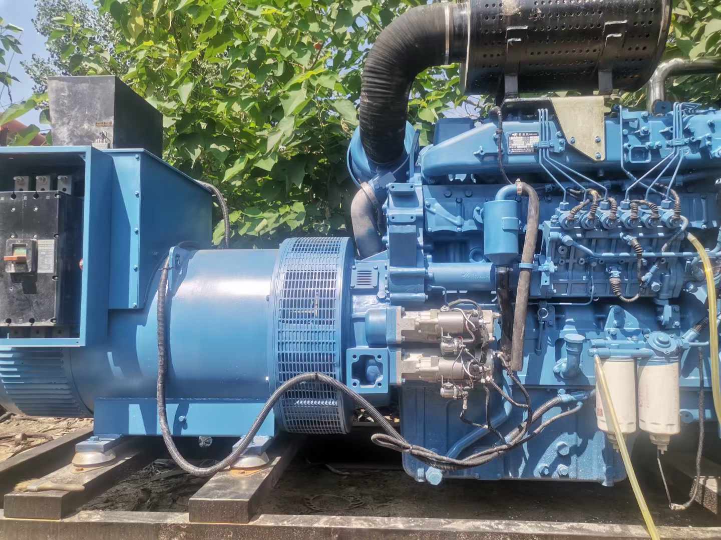 雅江详细说明降低 800kW 柴油发电机输出电流波动的方法