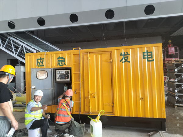 雅江怎样判断空气滤清器是否需要更换？